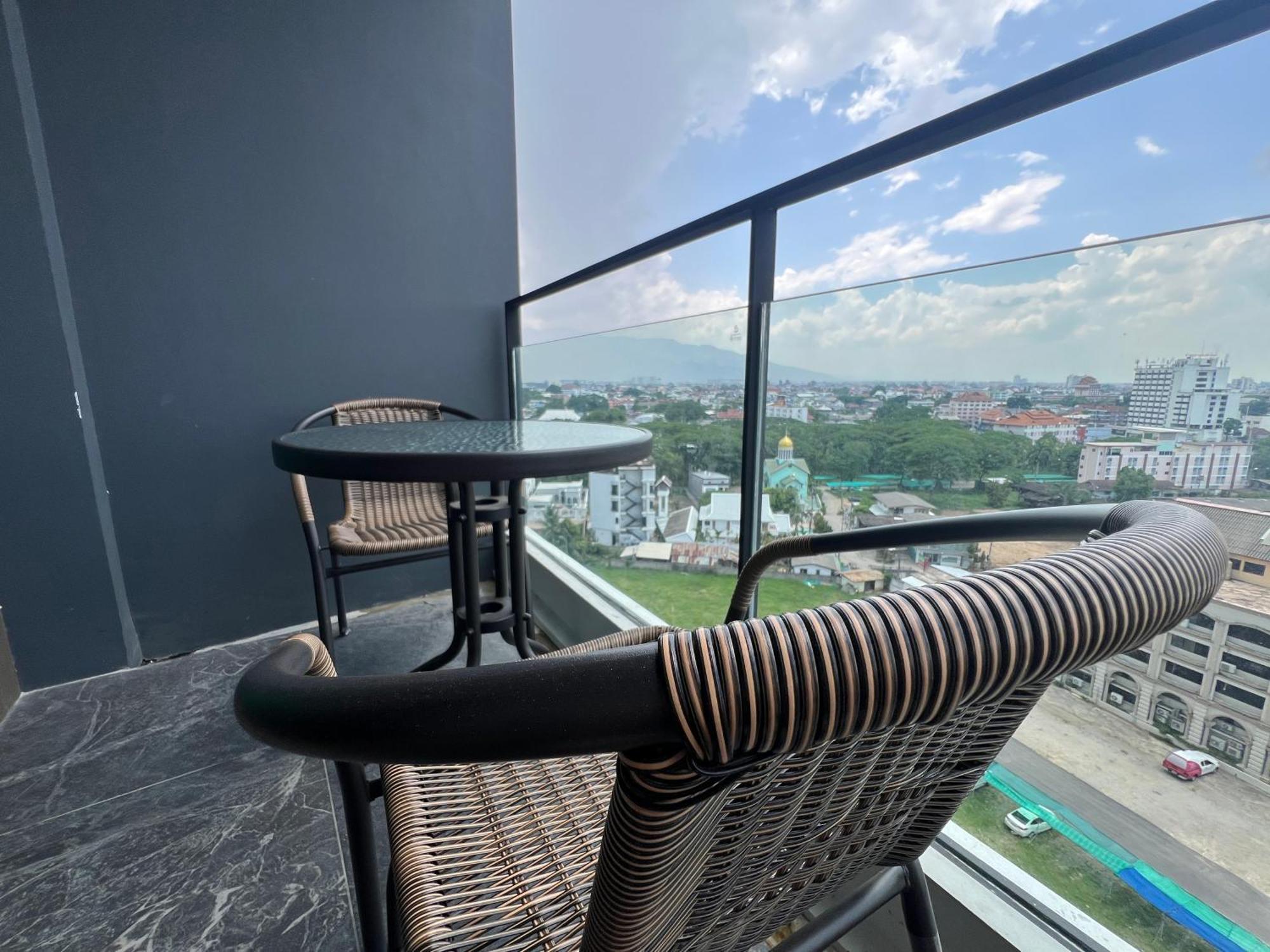The Astra Sky River Condo Чиангмай Екстериор снимка
